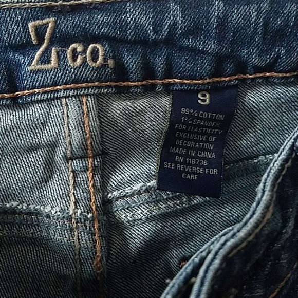 Zco Jean's light wash denim. Size 9 - Picture 6 of 7